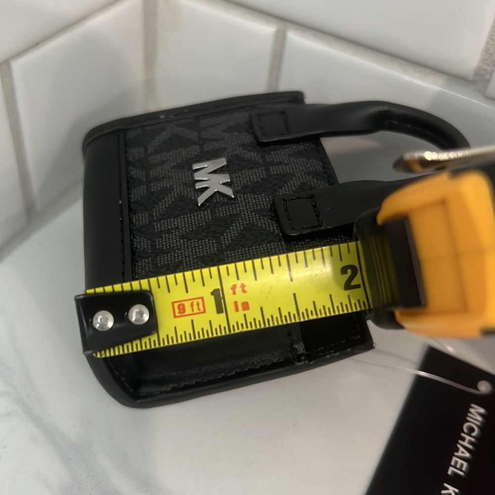CUTE!! MK Mini Bag AirPods Case!! - Picture 12 of 16